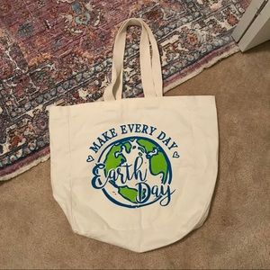 5/$25! Large earth day tote
